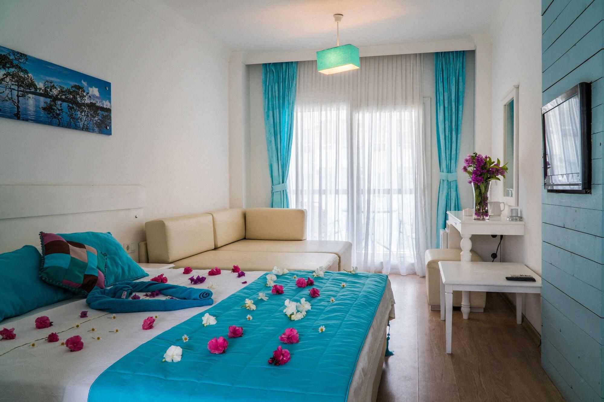 Otel Yeni Çeşme Luaran gambar