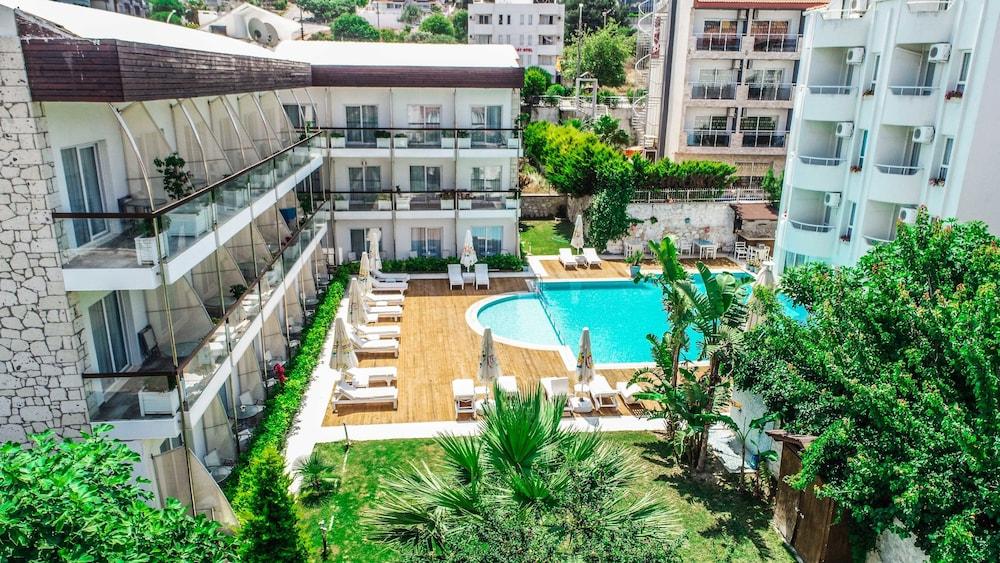 Otel Yeni Çeşme Luaran gambar