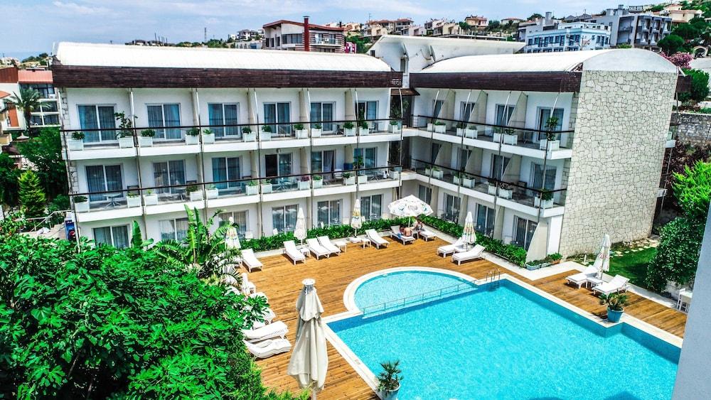 Otel Yeni Çeşme Luaran gambar
