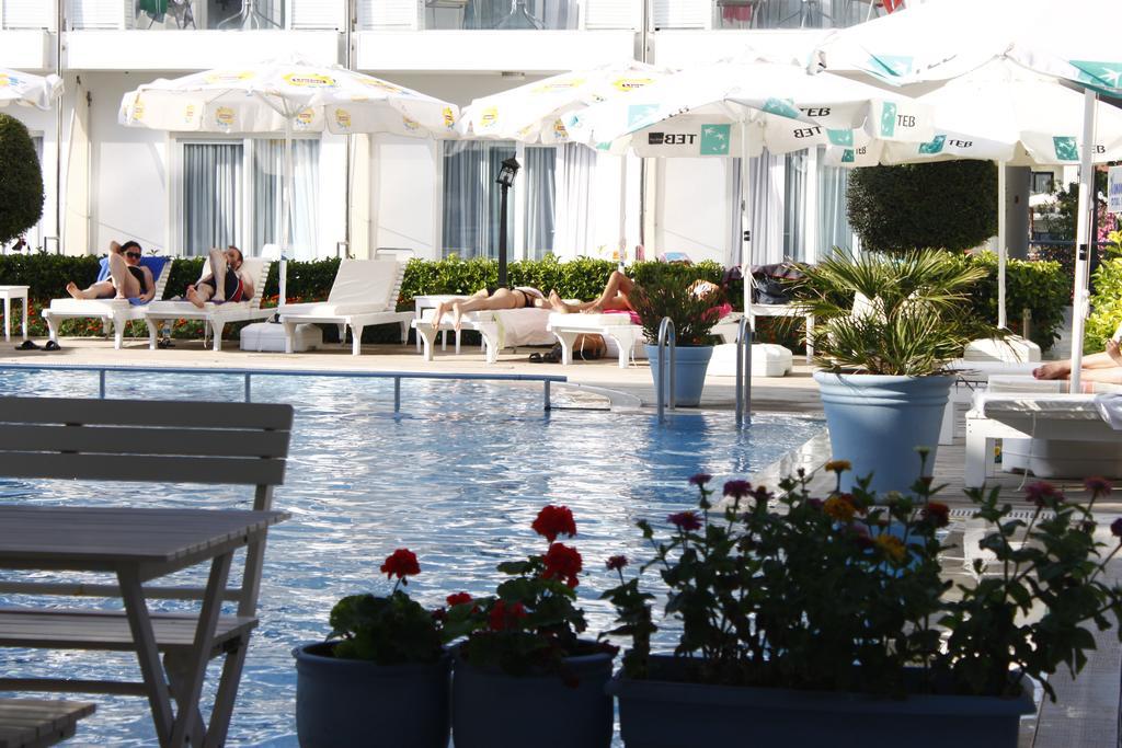 Otel Yeni Çeşme Luaran gambar