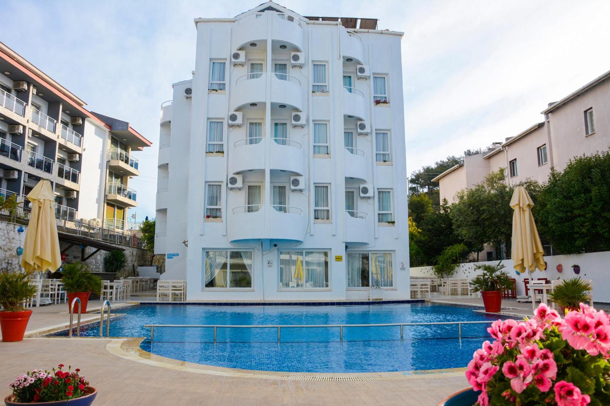 Otel Yeni Çeşme Luaran gambar