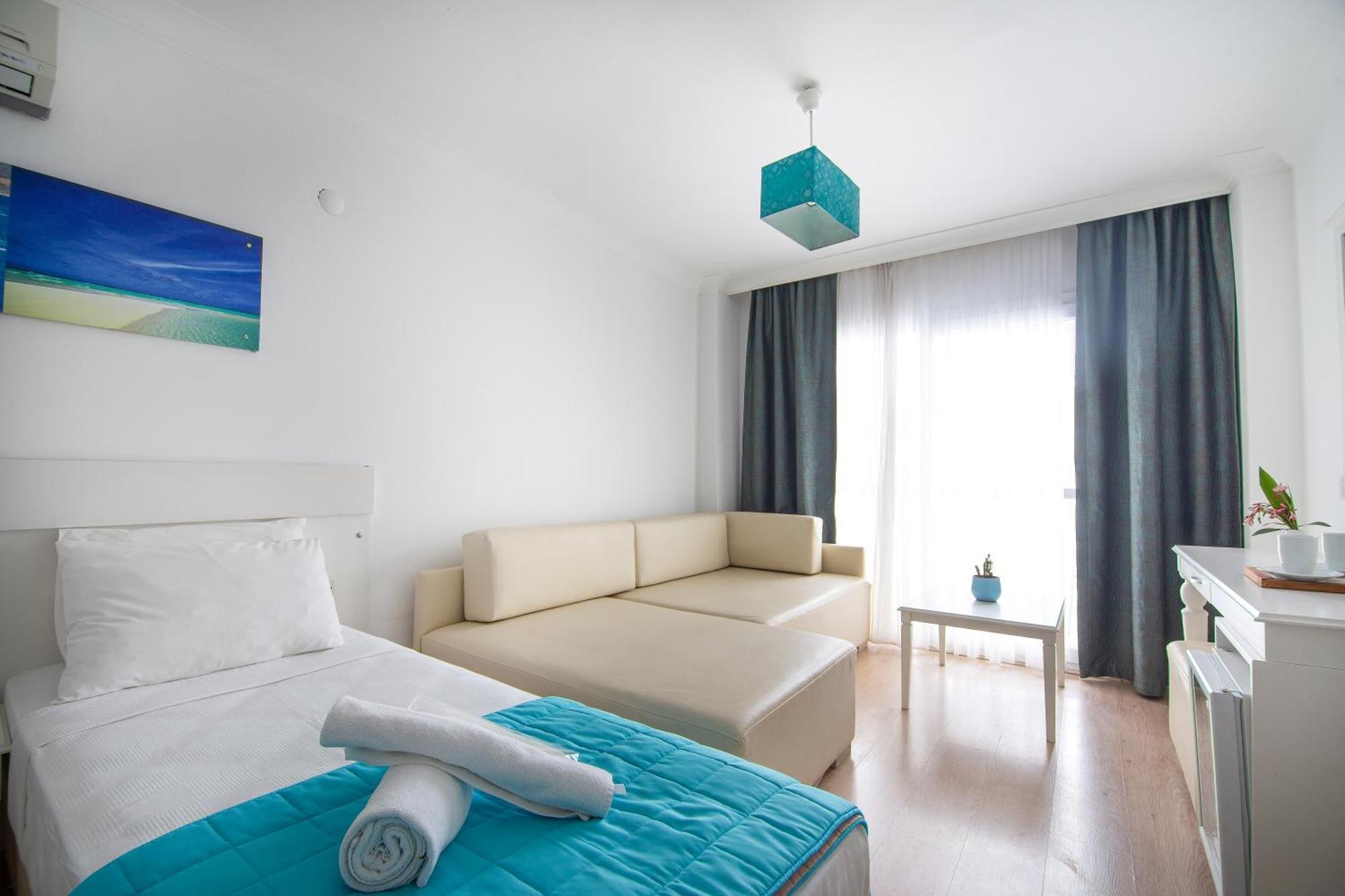 Otel Yeni Çeşme Luaran gambar