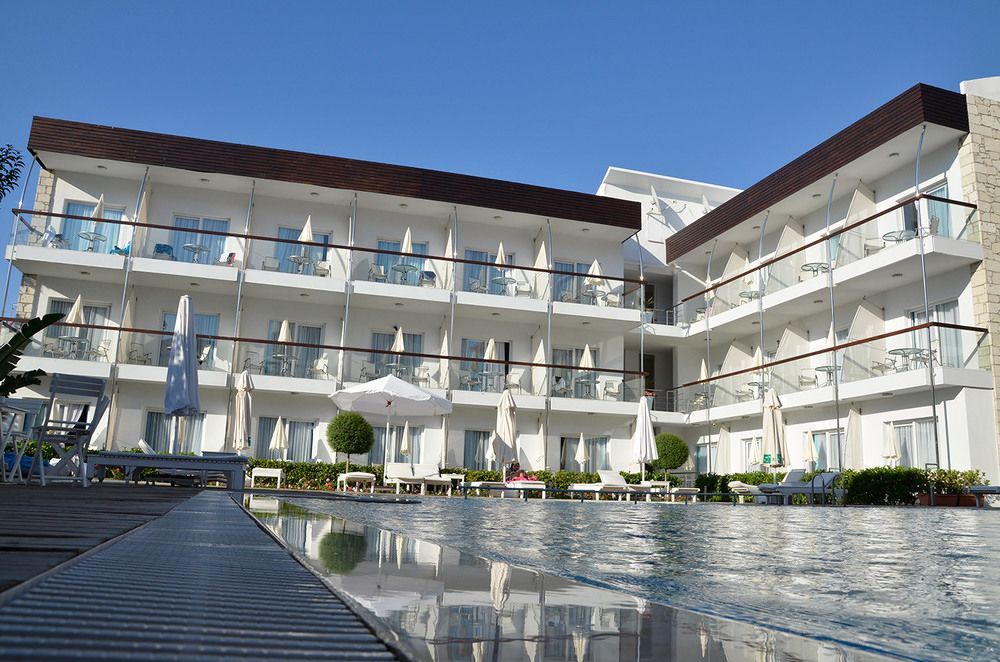 Otel Yeni Çeşme Luaran gambar
