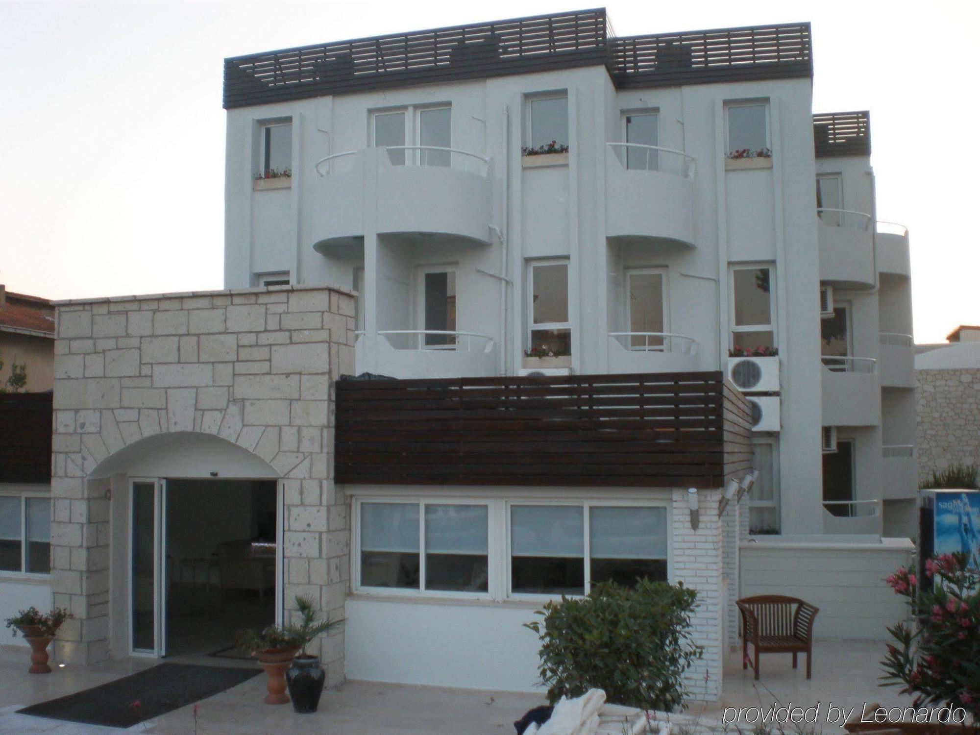 Otel Yeni Çeşme Luaran gambar