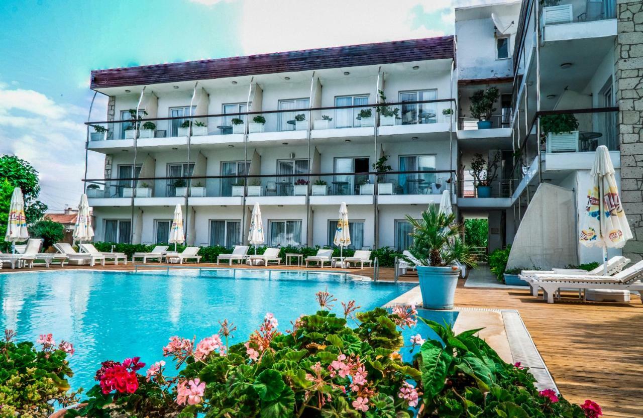 Otel Yeni Çeşme Luaran gambar