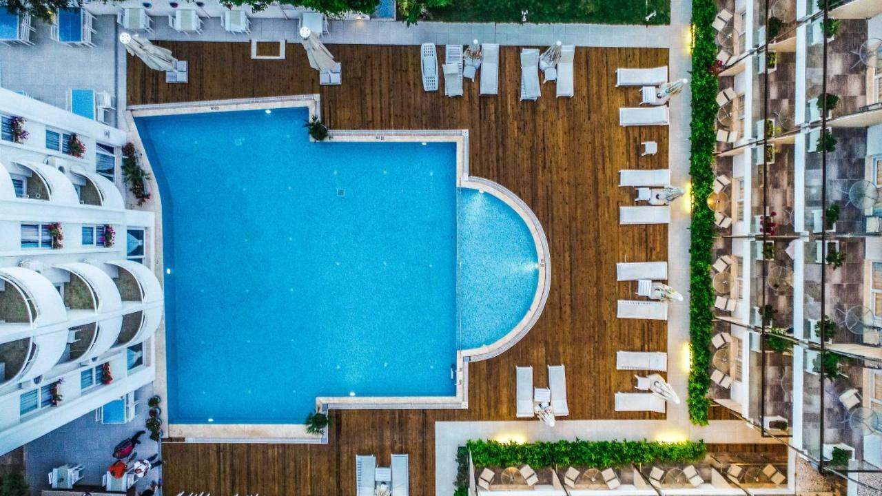 Otel Yeni Çeşme Luaran gambar