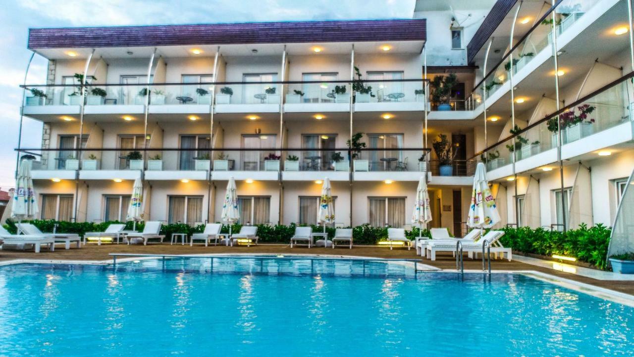 Otel Yeni Çeşme Luaran gambar
