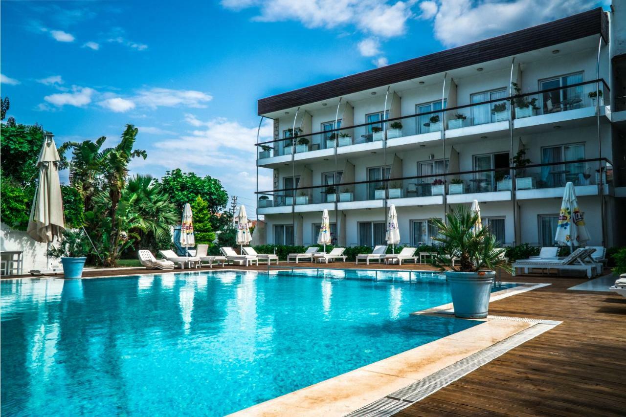 Otel Yeni Çeşme Luaran gambar